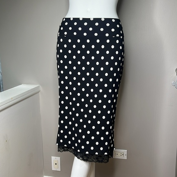 Dolce & Gabbana Sz 42 US 6 Lace Peekaboo Trim Polka Dot Knee Pencil Skirt - Picture 1 of 6
